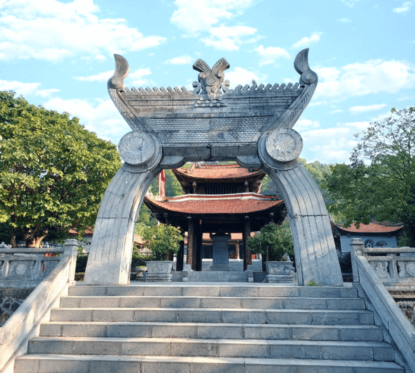 ĐỀN LẠC LONG QUÂN PHÚ THỌ