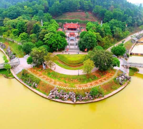 ĐỀN LẠC LONG QUÂN PHÚ THỌ